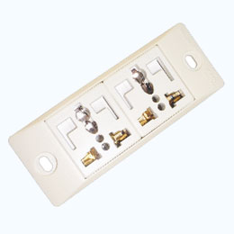 2 Universal + L-shaped safety receptacle set ( 2P+E )
